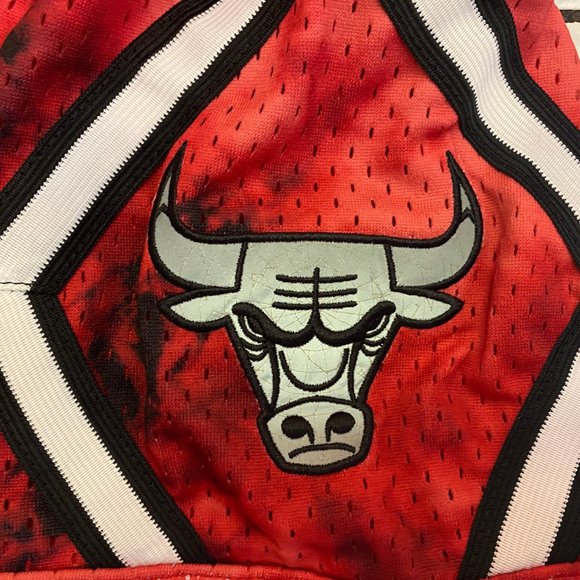 Mitchell & Ness Chicago Bulls Red Black NBA Galaxy Swingman Shorts Size L - Picture 2 of 4
